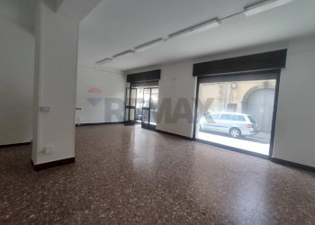 Stanza vuota - Locale Commerciale via IV Traversa
 
86/c 86/d, Belpasso - foto 5