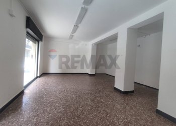 Stanza vuota - Locale Commerciale via IV Traversa
 
86/c 86/d, Belpasso - foto 11