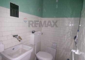 Bagno - Locale Commerciale via IV Traversa
 
86/c 86/d, Belpasso - foto 12