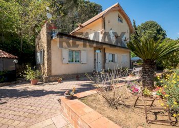 Casa all\'aperto - Villa contrada  ramaudo
 
snc, Piazza Armerina - foto 1