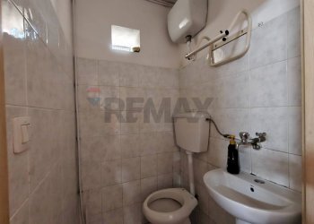 Bagno - Box Via G. di Vagno
 
40-42, Mattinata - foto 9