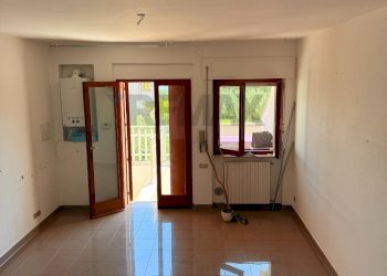 Stanza vuota - Quadrilocale Viale dell'Emigrante
 
82, Mattinata - foto 11