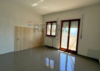 Stanza vuota - Quadrilocale Viale dell'Emigrante
 
82, Mattinata - foto 17