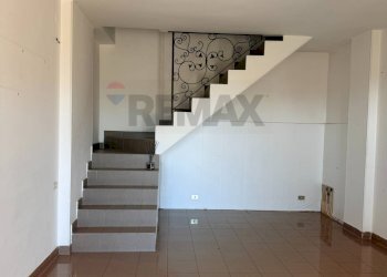 Scale - Quadrilocale Viale dell'Emigrante
 
82, Mattinata - foto 23