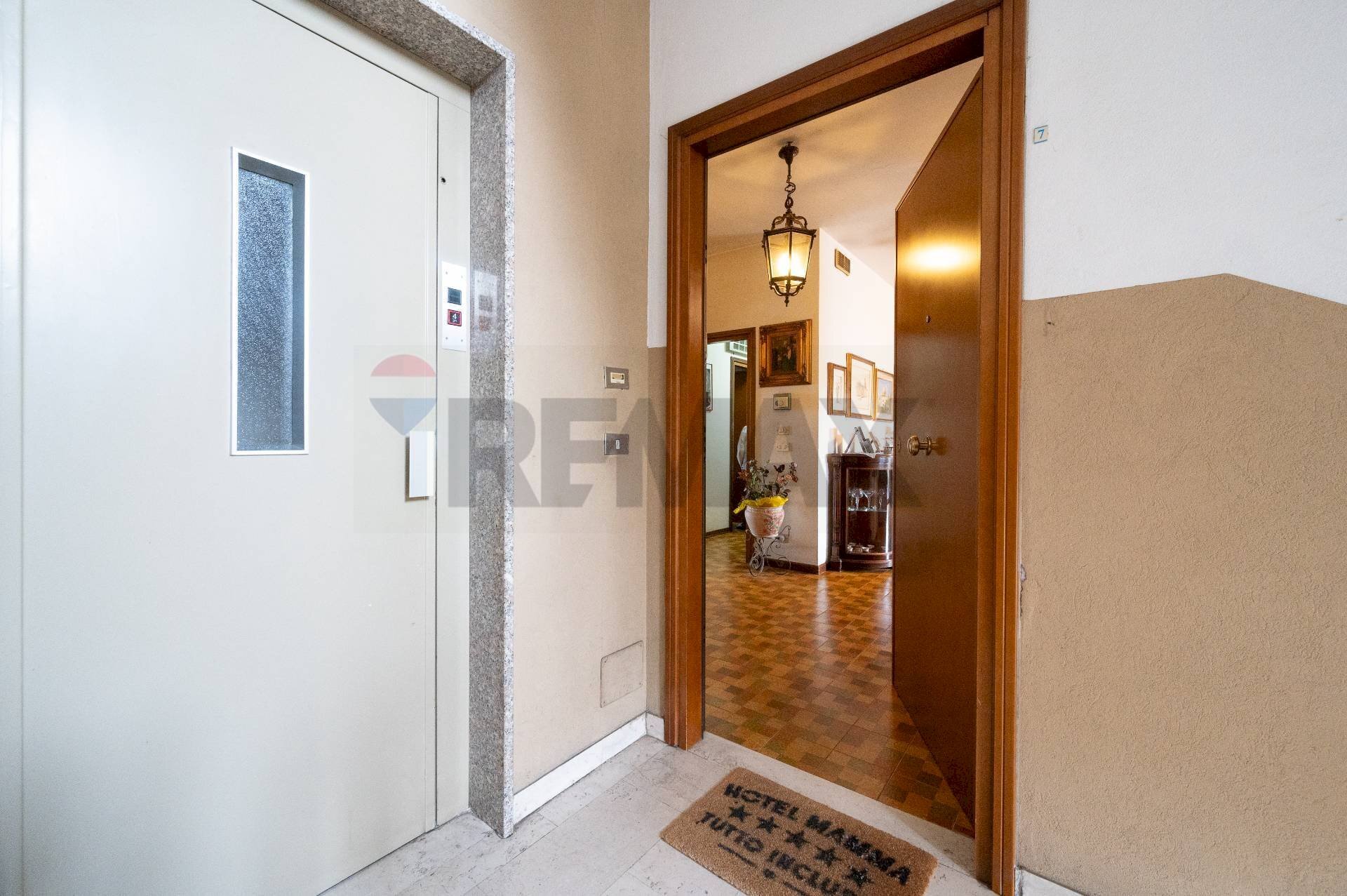 Hall / corridoio - Quadrilocale Piazzale Francia
 
1, Carpi - foto 1