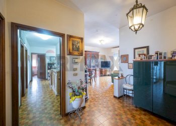 Hall / corridoio - Quadrilocale Piazzale Francia
 
1, Carpi - foto 5