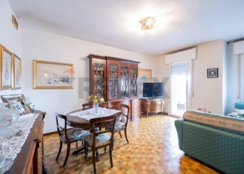 Sala da pranzo - Quadrilocale Piazzale Francia
 
1, Carpi - foto 6