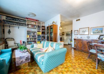 Sala da pranzo - Quadrilocale Piazzale Francia
 
1, Carpi - foto 8