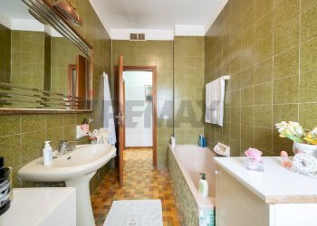 Bagno - Quadrilocale Piazzale Francia
 
1, Carpi - foto 28