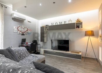Soggiorno - Quadrilocale via Salvatore Monte Forte
 
66, Siracusa - foto 1