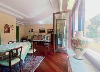 Sala da pranzo - Appartamento VIA DELLE VILLE
 
32, Caserta - foto 20