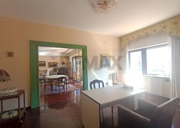 Sala da pranzo - Appartamento VIA DELLE VILLE
 
32, Caserta - foto 28