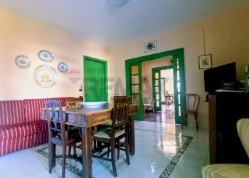 Sala da pranzo - Appartamento VIA DELLE VILLE
 
32, Caserta - foto 45