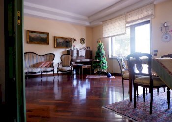 Sala da pranzo - Appartamento VIA DELLE VILLE
 
32, Caserta - foto 99