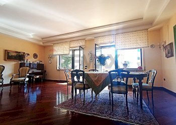 Sala da pranzo - Appartamento VIA DELLE VILLE
 
32, Caserta - foto 147