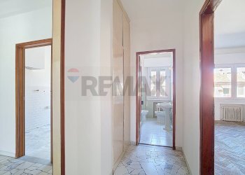 Hall / corridoio - Four-room apartment Corso Del Popolo
 
114, Venezia - photo 17