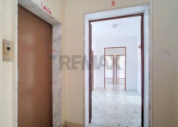 Hall / corridoio - Four-room apartment Corso Del Popolo
 
114, Venezia - photo 22