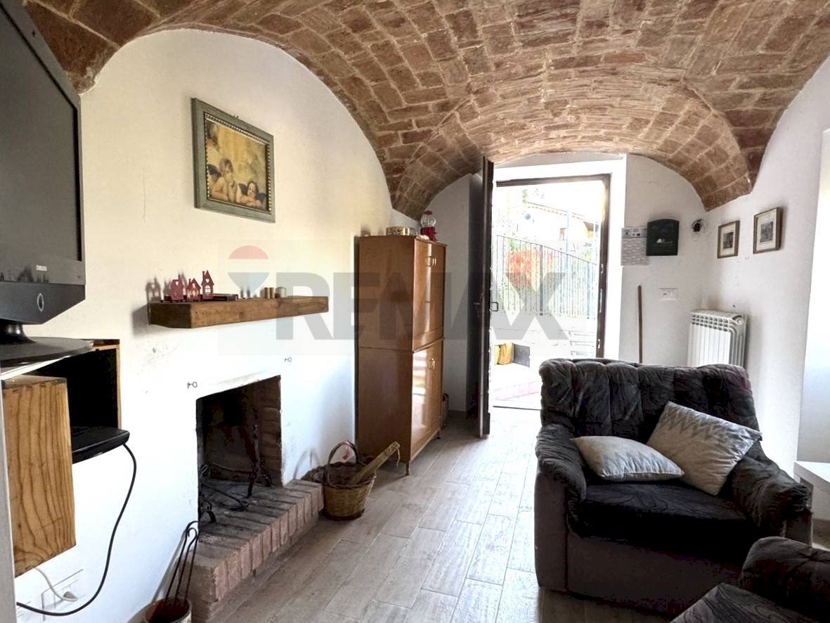 Soggiorno - Casa semi indipendente via Palombo
 
snc, Fossa - foto 3