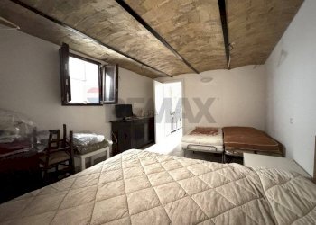 Camera / camera da letto - Semi-detached house via Palombo
snc, Fossa - photo 7