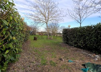 Giardino - Casa semi indipendente località sartorona
 
33, Pieve Porto Morone - foto 8