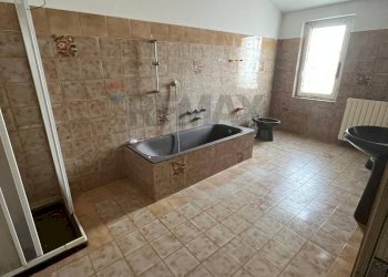 Bagno - Casa semi indipendente località sartorona
 
33, Pieve Porto Morone - foto 18