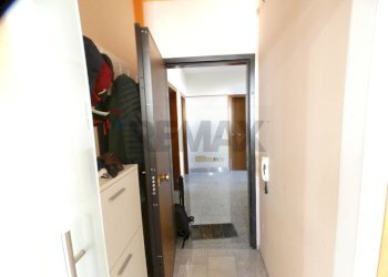 Hall / corridoio - Two-room apartment Generale C. A. dalla Chiesa
 
28, Vieste - photo 14