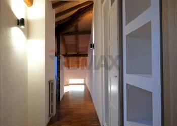 Hall / corridoio - Four-room apartment Via Giovanni Pascoli
 
17, Salsomaggiore Terme - photo 19