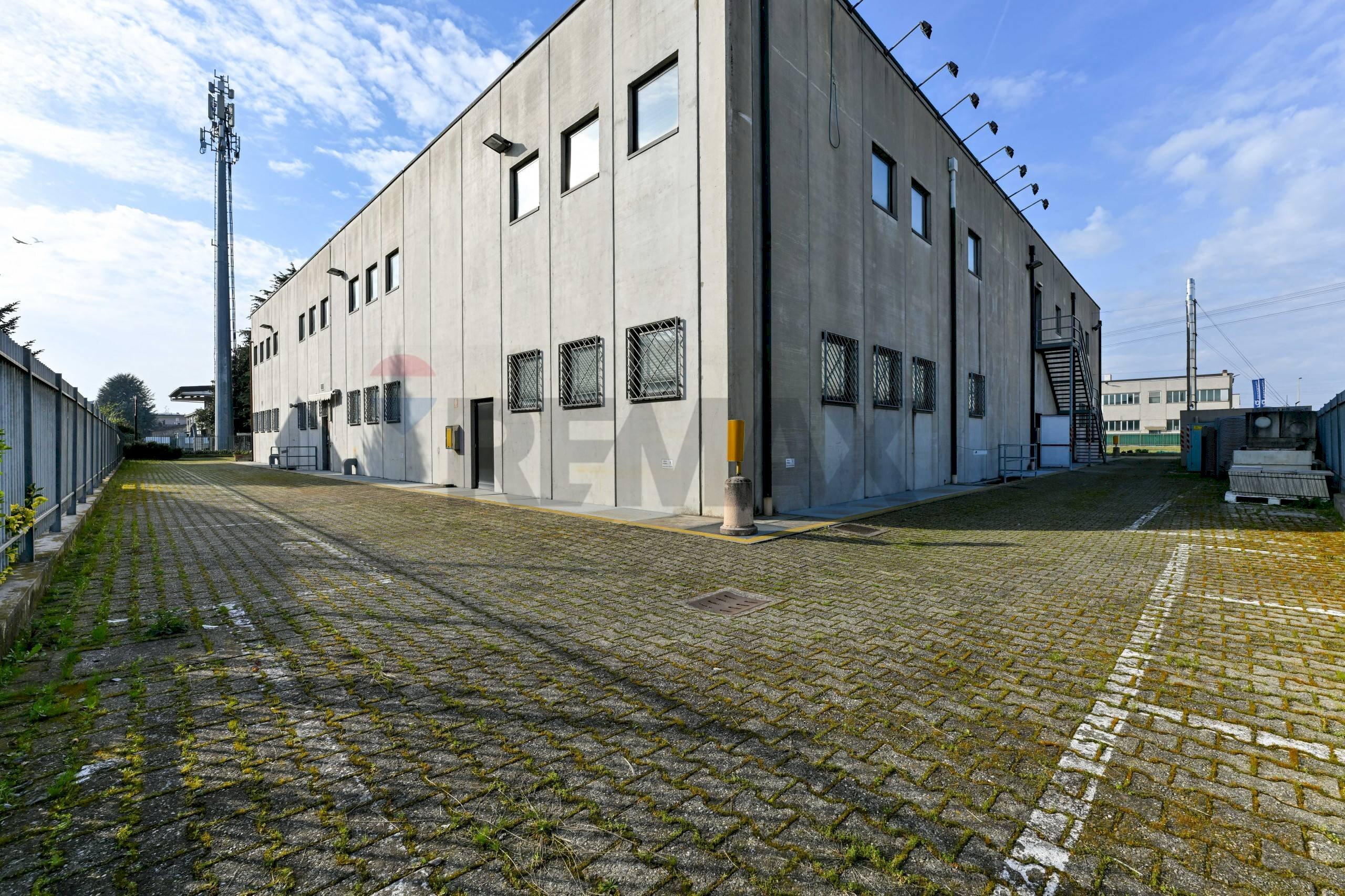 Edificio all\'aperto - Negozio Via Ungaretti
 
7, Cernusco sul Naviglio - foto 3