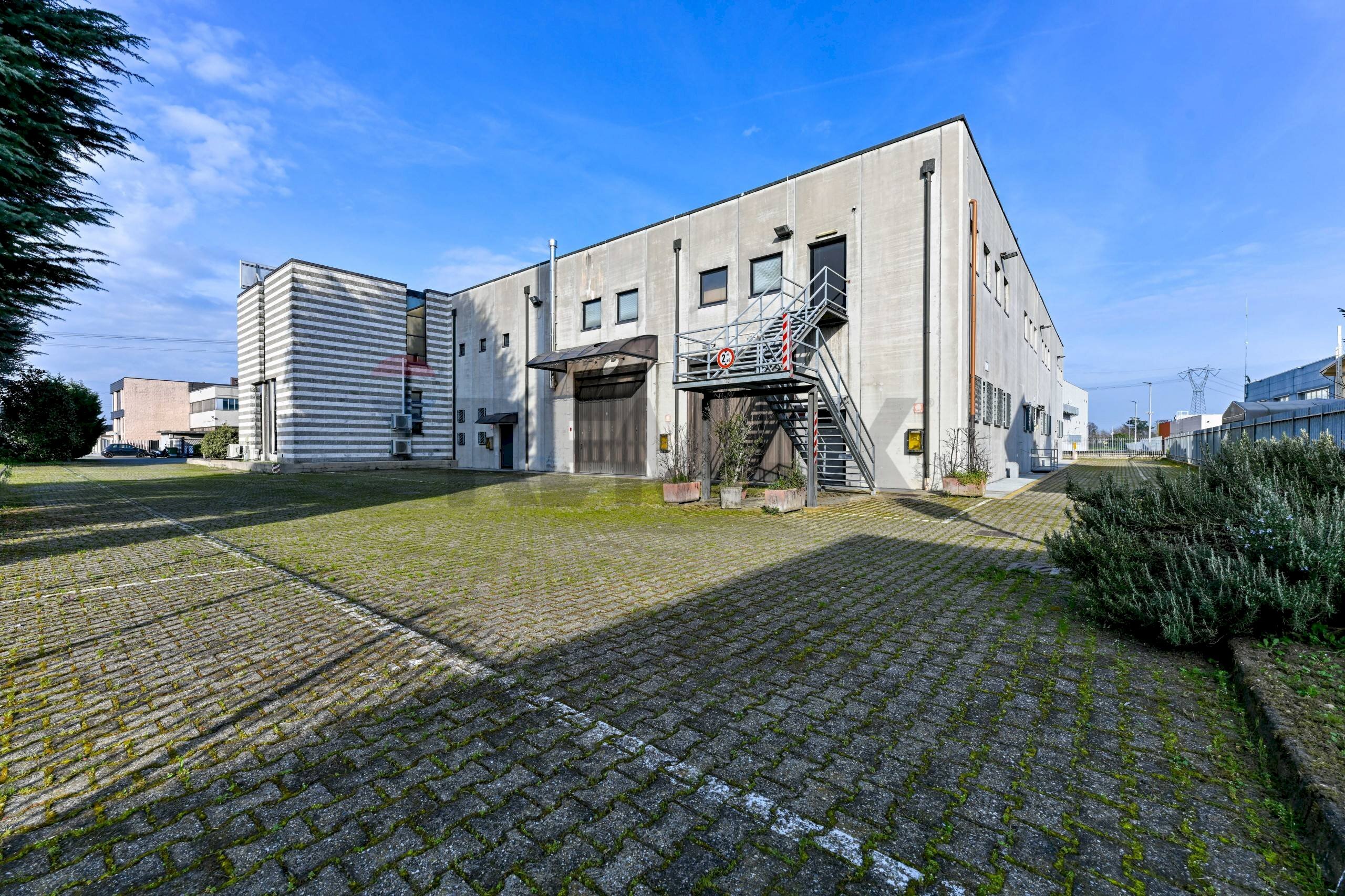 Edificio all\'aperto - Magazzino Via Ungaretti
 
73, Cernusco sul Naviglio - foto 2