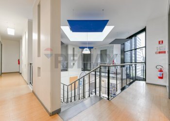 Ricezione / Lobby - Magazzino Via Ungaretti
 
7, Cernusco sul Naviglio - foto 64