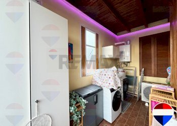 Lavanderia - Three-room apartment Mezzago - photo 5