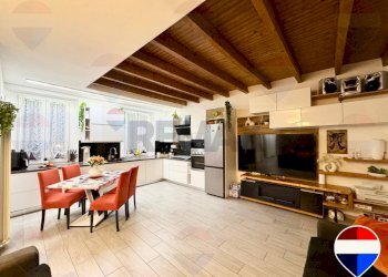 Sala da pranzo - Three-room apartment Mezzago - photo 9