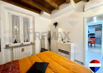 Camera / camera da letto - Three-room apartment Mezzago - photo 20