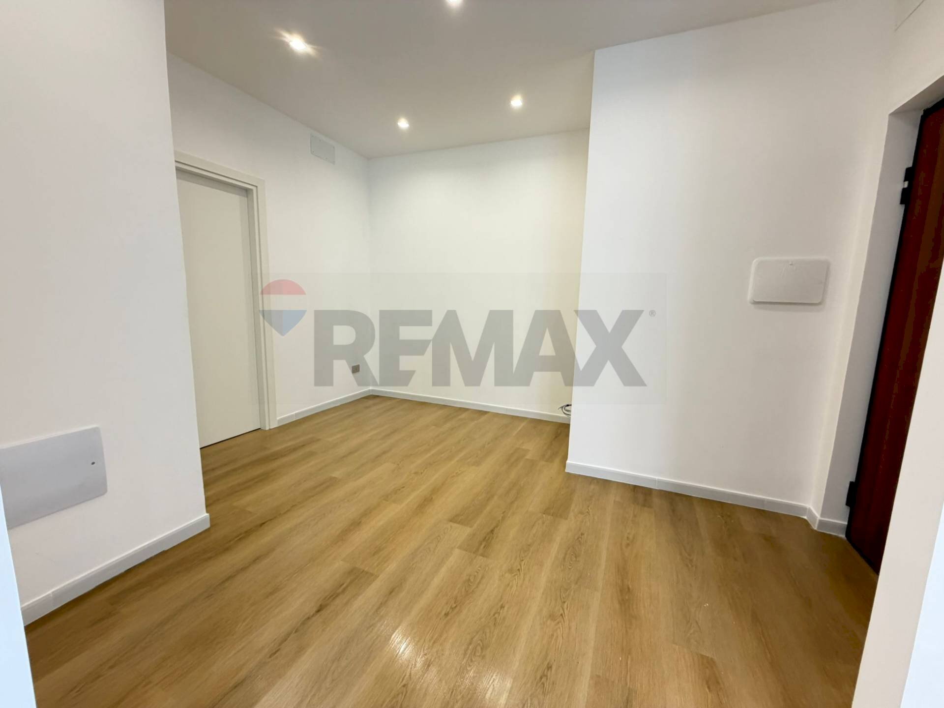 Stanza vuota - Trilocale Viale Colli Aminei
 
38, Napoli - foto 1