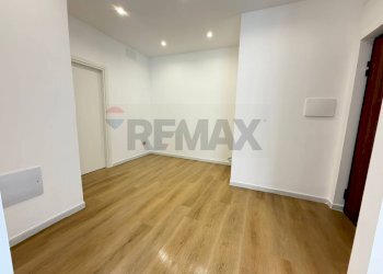 Stanza vuota - Trilocale Viale Colli Aminei
 
38, Napoli - foto 1