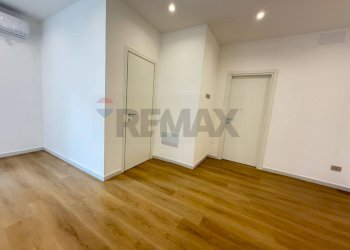 Stanza vuota - Trilocale Viale Colli Aminei
 
38, Napoli - foto 2