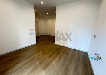 Stanza vuota - Trilocale Viale Colli Aminei
 
38, Napoli - foto 4