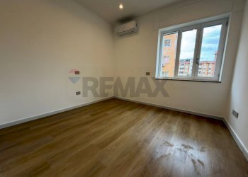 Stanza vuota - Trilocale Viale Colli Aminei
 
38, Napoli - foto 10