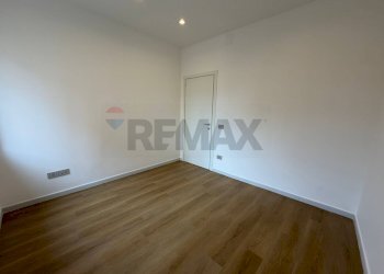 Stanza vuota - Trilocale Viale Colli Aminei
 
38, Napoli - foto 11