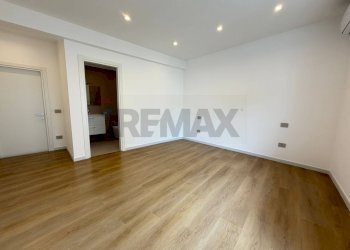 Stanza vuota - Trilocale Viale Colli Aminei
 
38, Napoli - foto 15