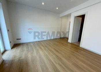 Stanza vuota - Trilocale Viale Colli Aminei
 
38, Napoli - foto 16