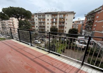 Balcone - Trilocale Viale Colli Aminei
 
38, Napoli - foto 18