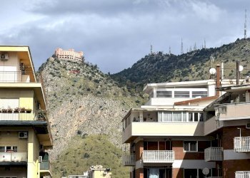 Edificio all\'aperto - Two-room apartment Largo Villaura
 
11, Palermo - photo 10