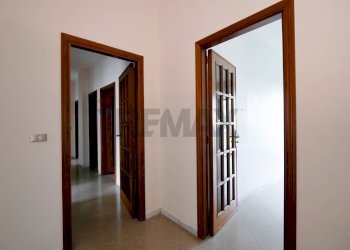 Hall / corridoio - Quadrilocale Via Michele Troisi
 
61, Bari - foto 3