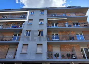 Edificio all\'aperto - Quadrilocale via Prati
 
4, Castelletto Sopra Ticino - foto 3