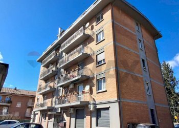 Edificio all\'aperto - Quadrilocale via Prati
 
4, Castelletto Sopra Ticino - foto 5