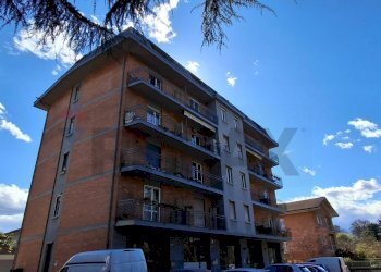 Edificio all\'aperto - Quadrilocale via Prati
 
4, Castelletto Sopra Ticino - foto 6