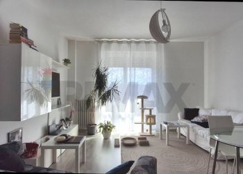 Sala da pranzo - Quadrilocale via Prati
 
4, Castelletto Sopra Ticino - foto 14