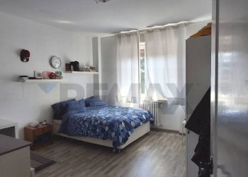 Camera / camera da letto - Quadrilocale via Prati
 
4, Castelletto Sopra Ticino - foto 22