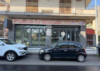 Foto 2 - Commercial Activity Via Santa Maria del Sangue
 
25, Aci Catena - photo 2